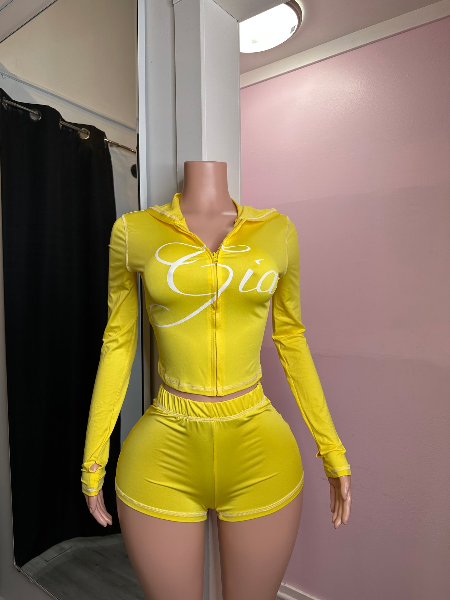 Gia short set