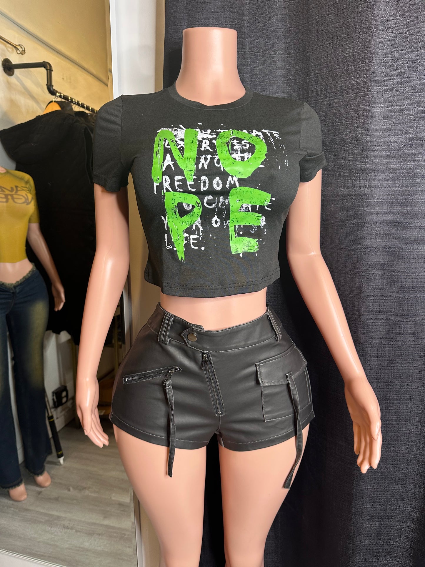 Nope crop tee
